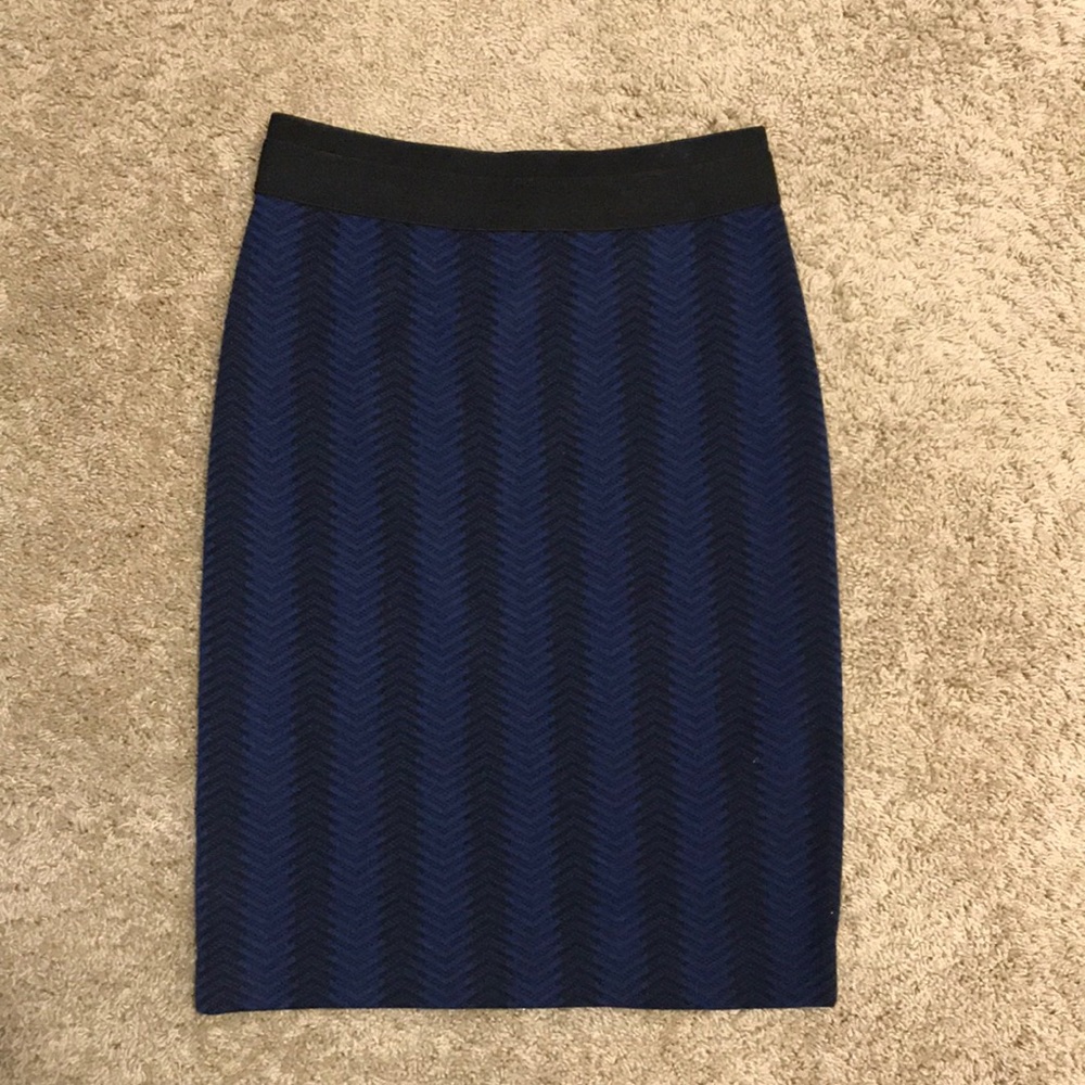 Zip up pencil skirt